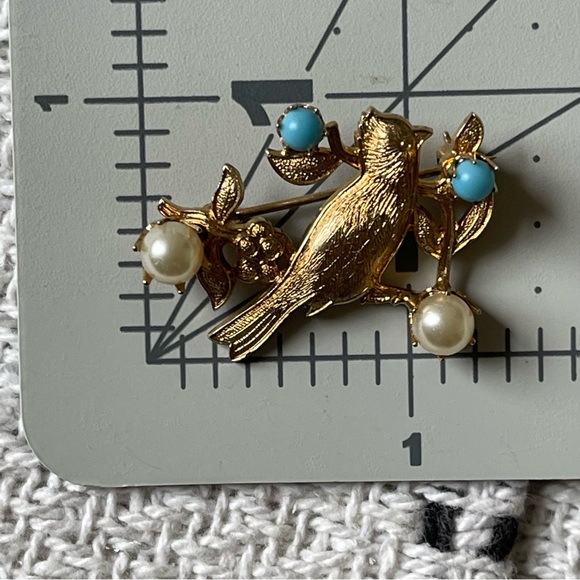 Vintage Bird Faux Pearls Turquoise Miniature Gold Tone Unsigned Brooch Pin - Picture 7 of 10